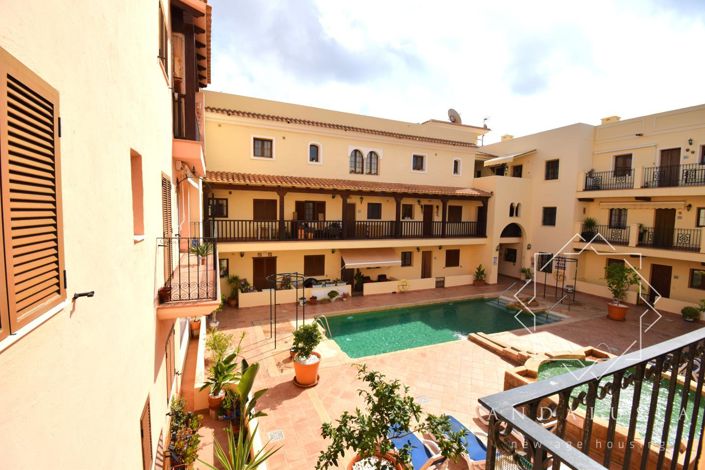 Image No.40-3 Bed Property for sale