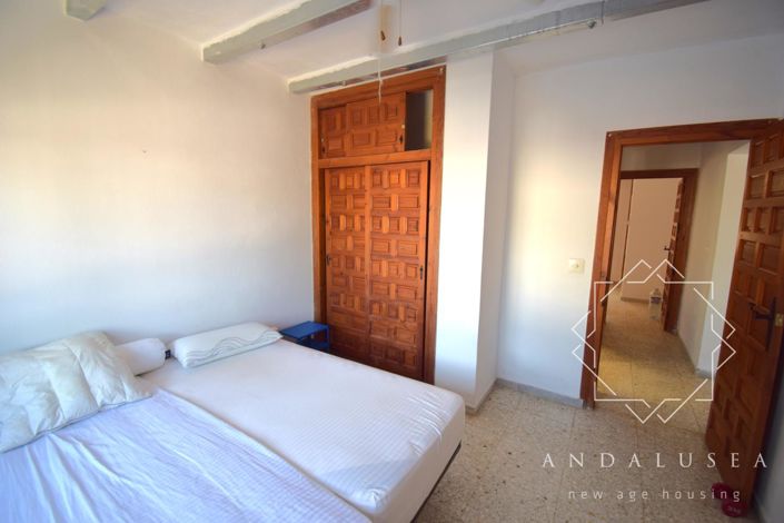 Image No.19-3 Bed Property for sale