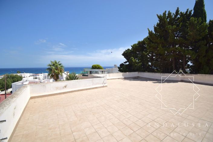 Image No.36-3 Bed Property for sale