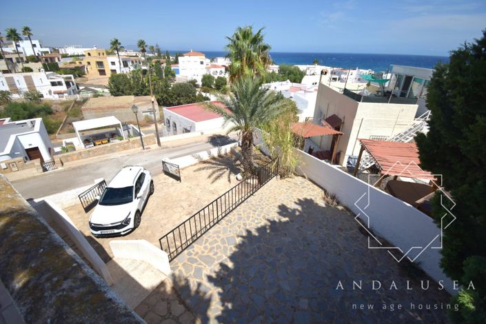 Image No.44-3 Bed Property for sale