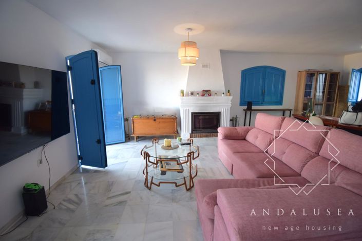 Image No.14-3 Bed Property for sale