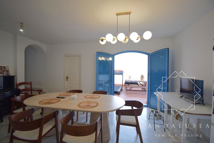 Image No.15-3 Bed Property for sale