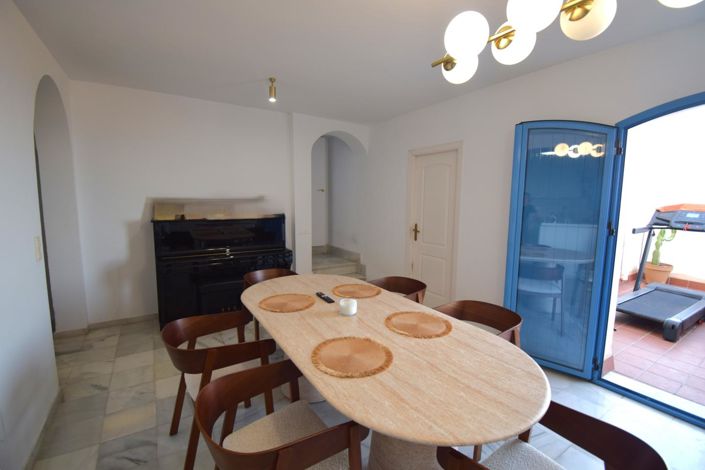 Image No.17-3 Bed Property for sale