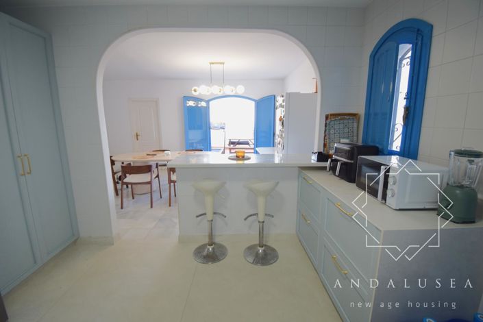 Image No.19-3 Bed Property for sale