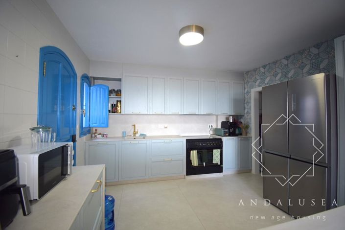 Image No.20-3 Bed Property for sale