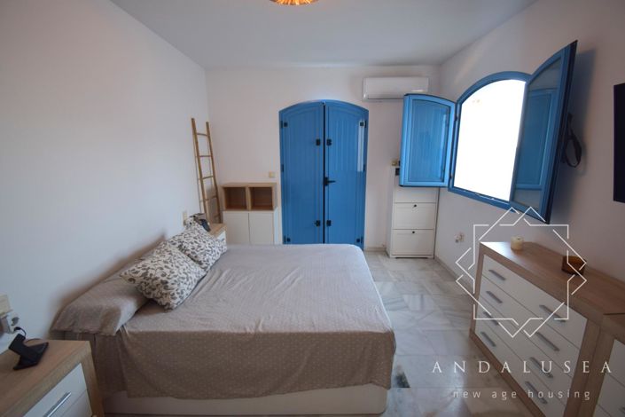 Image No.21-3 Bed Property for sale