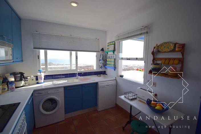 Image No.12-4 Bed Property for sale