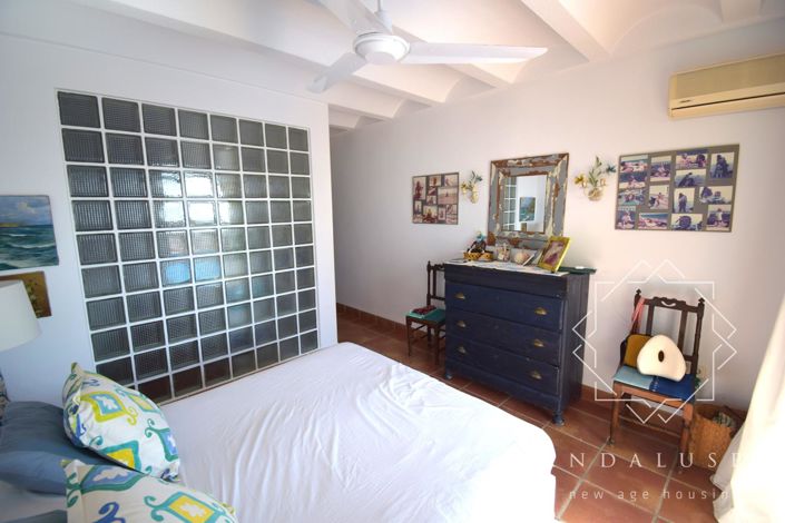 Image No.17-4 Bed Property for sale