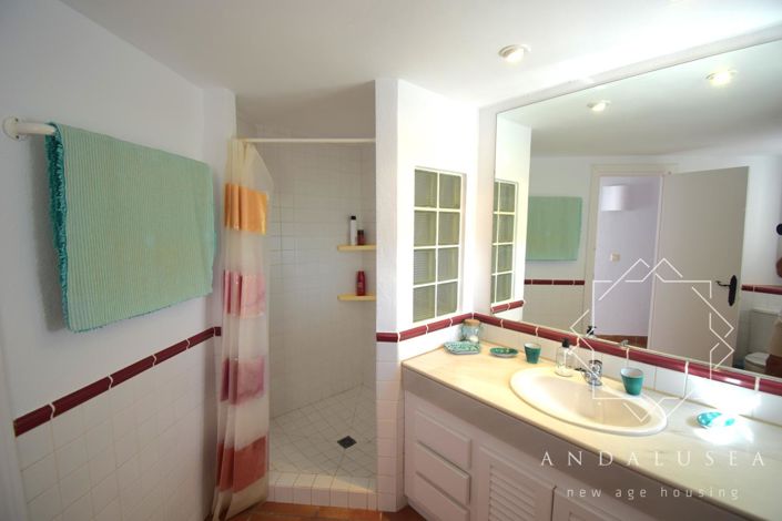 Image No.31-4 Bed Property for sale