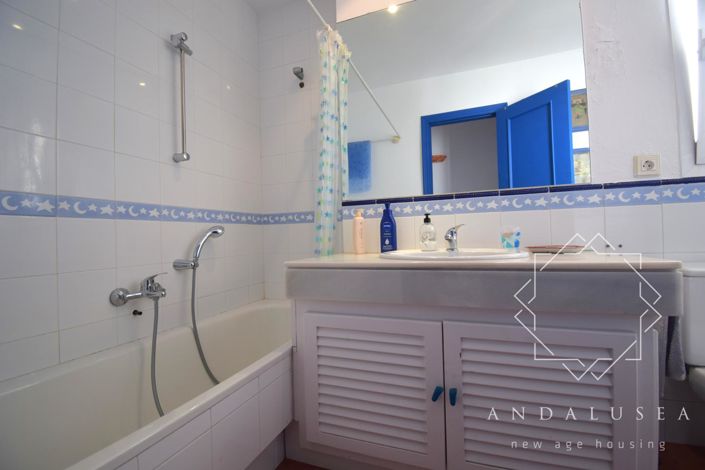 Image No.33-4 Bed Property for sale