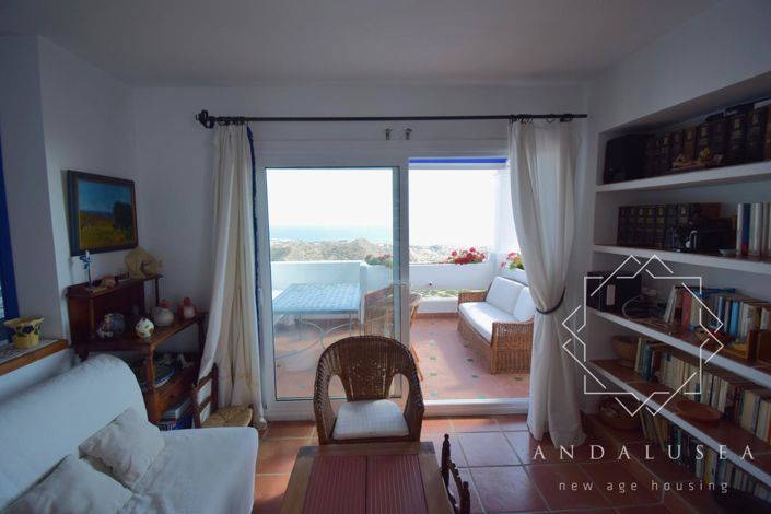 Image No.10-4 Bed Property for sale