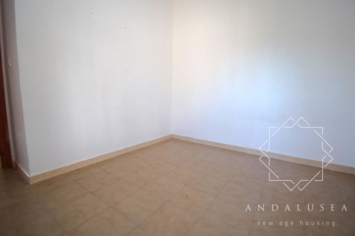 Image No.15-3 Bed Property for sale