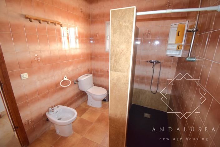 Image No.20-3 Bed Property for sale