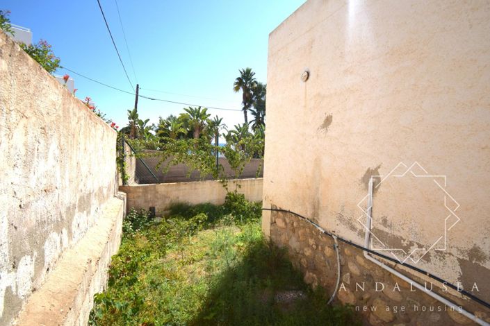 Image No.32-3 Bed Property for sale