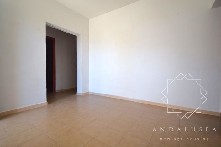 Image No.4-3 Bed Property for sale