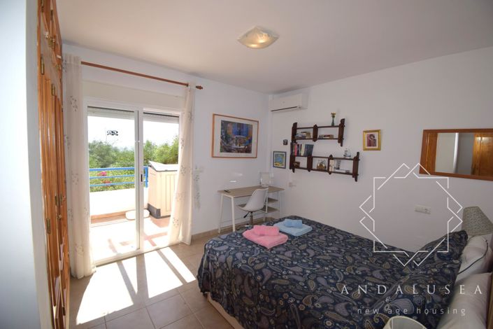 Image No.21-2 Bed Property for sale