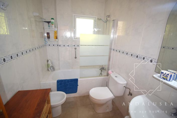 Image No.26-2 Bed Property for sale