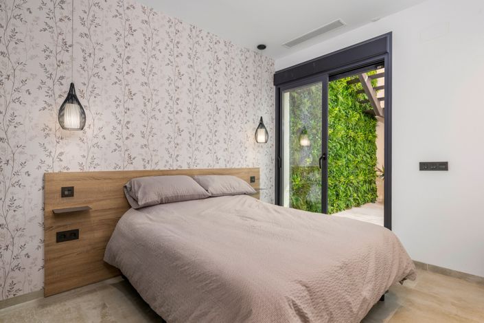 Image No.37-5 Bed Villa for sale