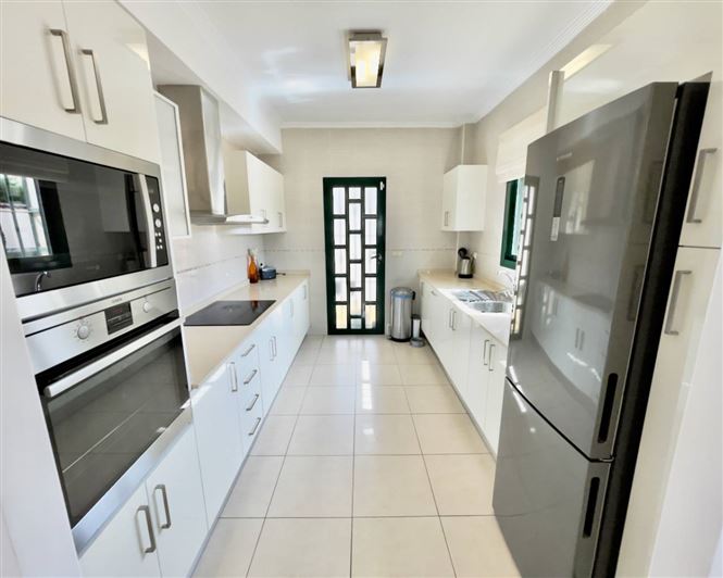 Image No.4-4 Bed Villa for sale