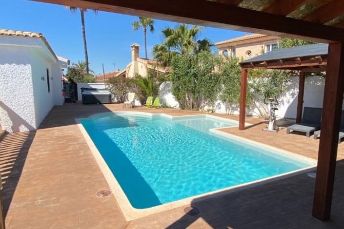 Image No.2-3 Bed Villa for sale