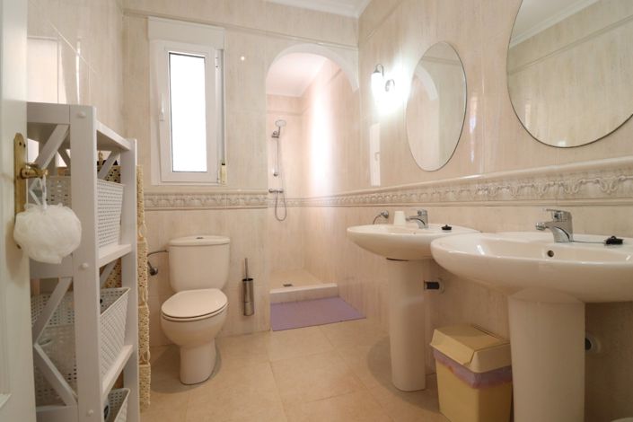 Image No.16-3 Bed Villa for sale