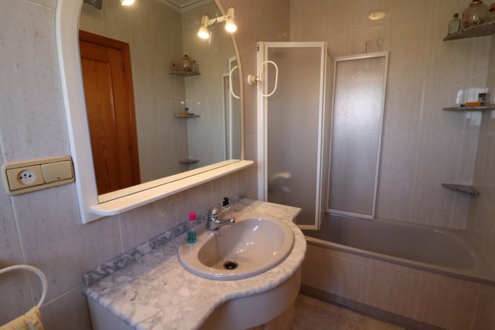 Image No.13-3 Bed Villa for sale