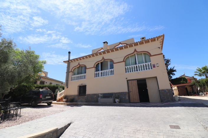 Image No.2-3 Bed Villa for sale