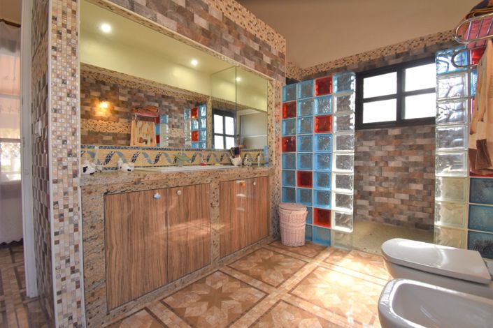 Image No.19-4 Bed Villa for sale