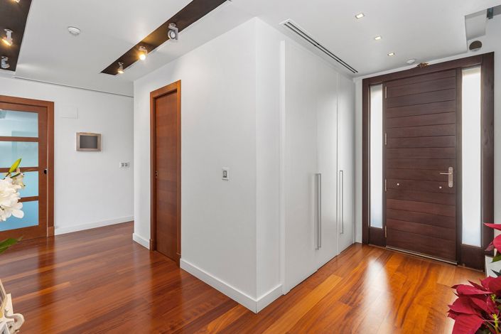 Image No.7-6 Bed Villa for sale