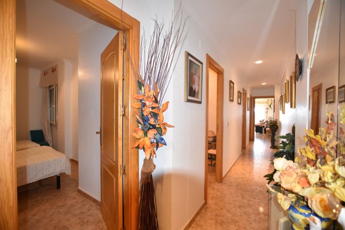 Image No.12-3 Bed Apartment for sale