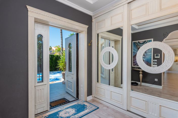 Image No.18-5 Bed Villa for sale