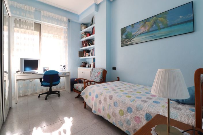 Image No.11-3 Bed Property for sale