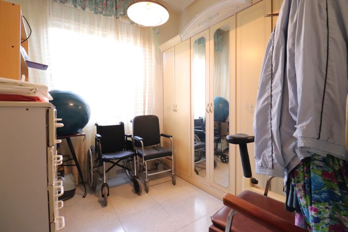 Image No.18-3 Bed Property for sale