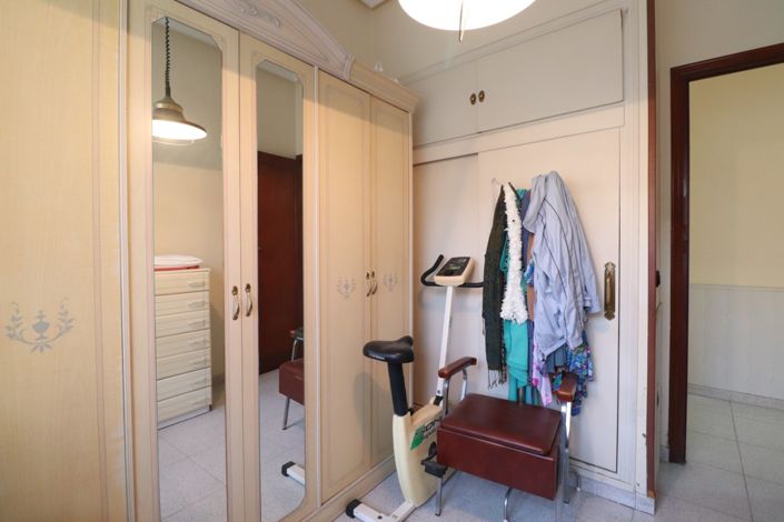 Image No.19-3 Bed Property for sale