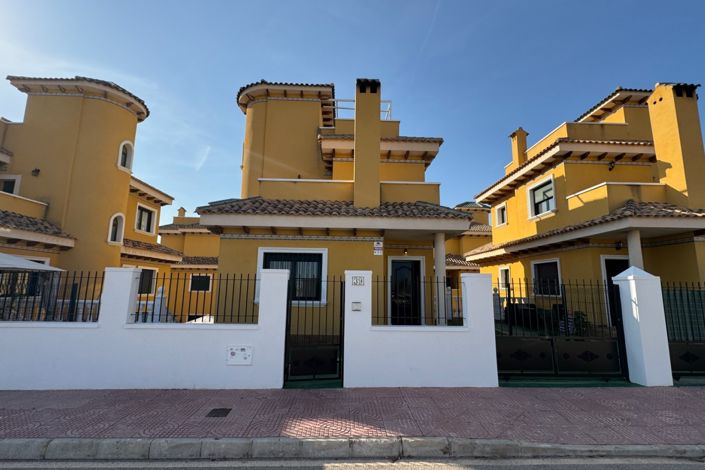 Image No.1-3 Bed Villa for sale