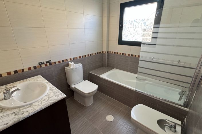 Image No.26-3 Bed Villa for sale