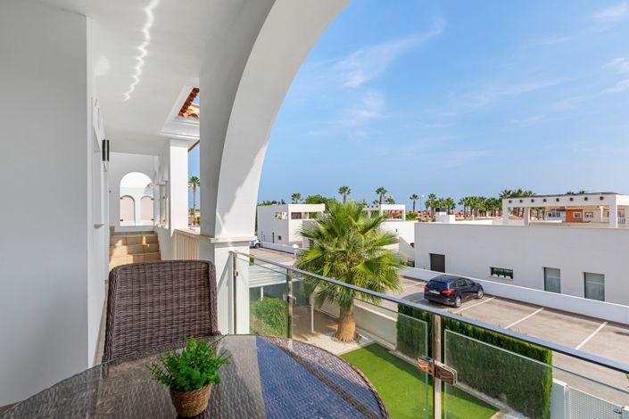 Image No.20-3 Bed Property for sale