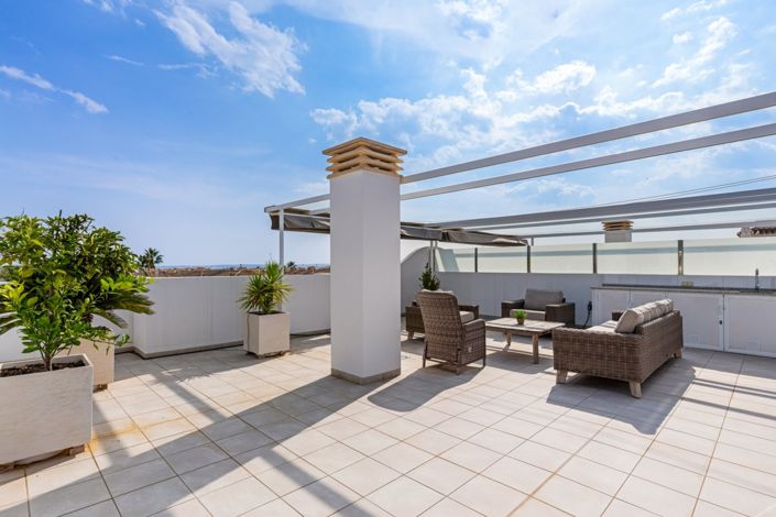 Image No.22-3 Bed Property for sale