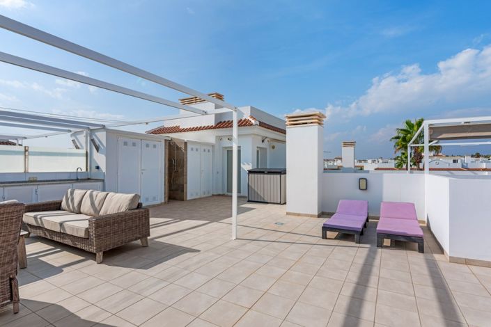 Image No.27-3 Bed Property for sale