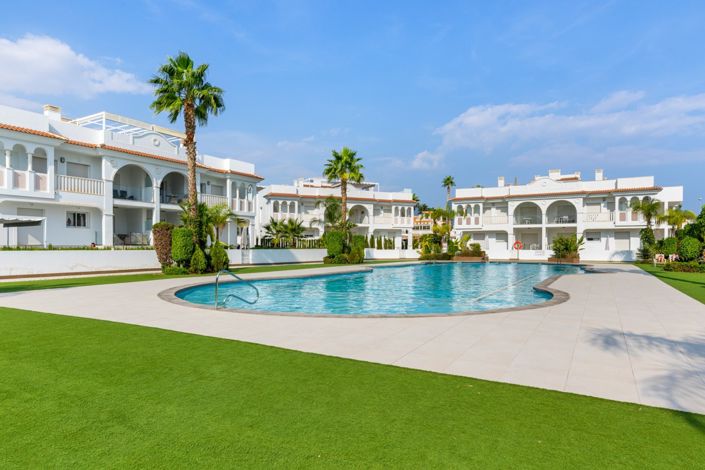 Image No.30-3 Bed Property for sale