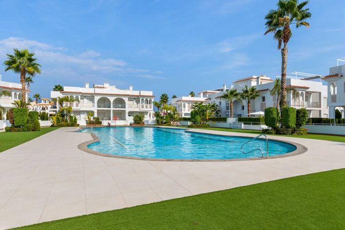 Image No.31-3 Bed Property for sale