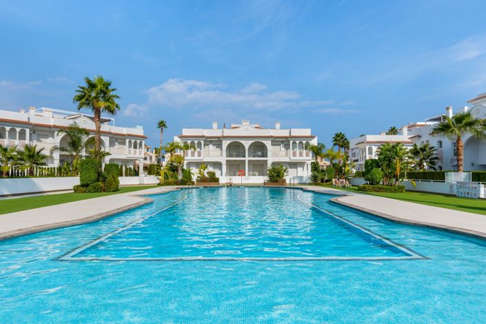 Image No.32-3 Bed Property for sale