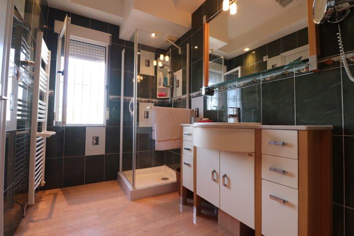 Image No.20-3 Bed Villa for sale