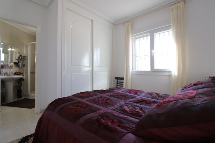 Image No.17-3 Bed Villa for sale