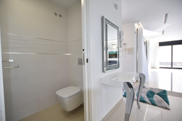 Image No.28-5 Bed Villa for sale