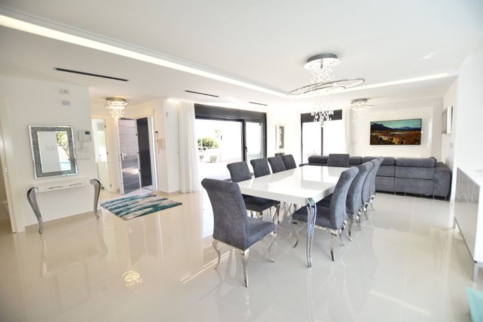 Image No.29-5 Bed Villa for sale