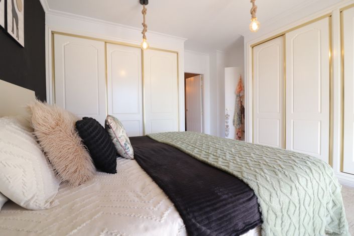 Image No.19-3 Bed Property for sale