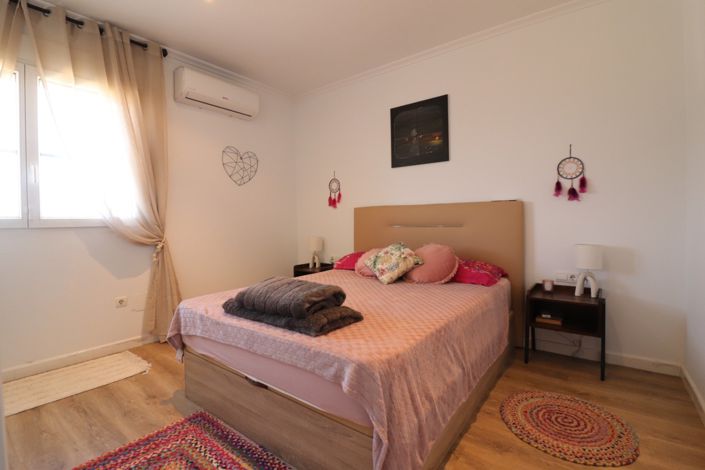 Image No.14-3 Bed Property for sale