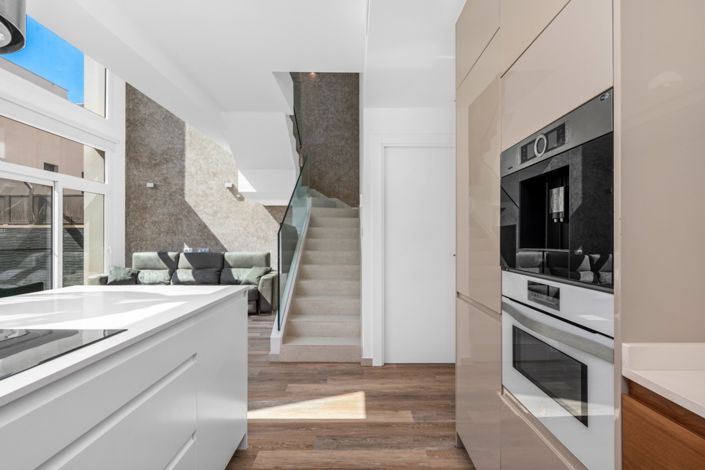 Image No.12-3 Bed Villa for sale