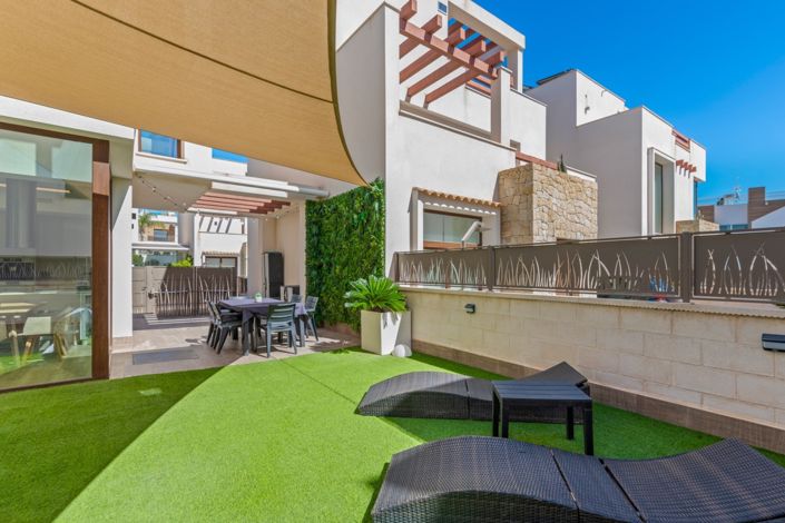 Image No.26-3 Bed Villa for sale